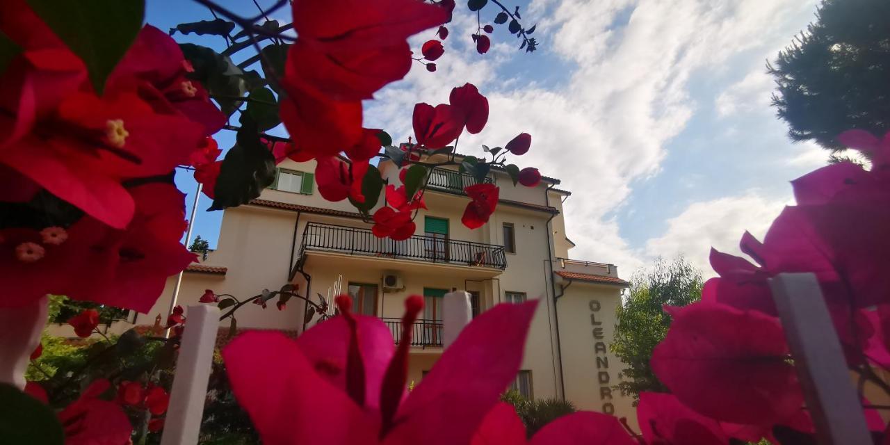 Residence Oleandro П'єтра-Лігуре Екстер'єр фото