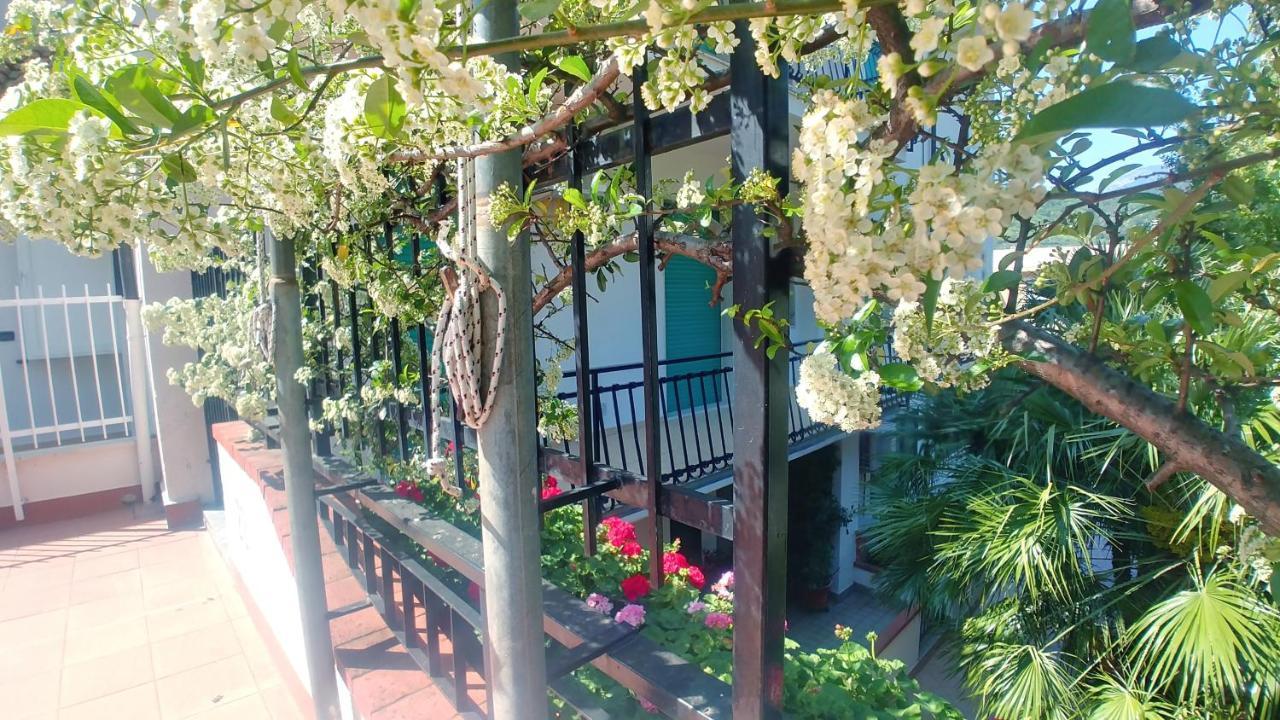 Residence Oleandro П'єтра-Лігуре Екстер'єр фото